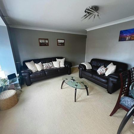 Majestic, Modern & Spacious Harbour-View Apartment With Parking Whitby Zewnętrze zdjęcie