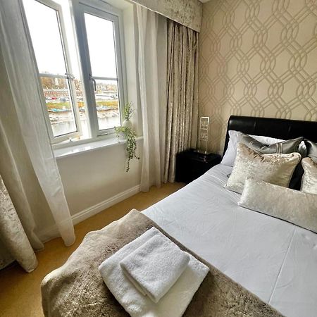 Majestic, Modern & Spacious Harbour-View Apartment With Parking Whitby Zewnętrze zdjęcie