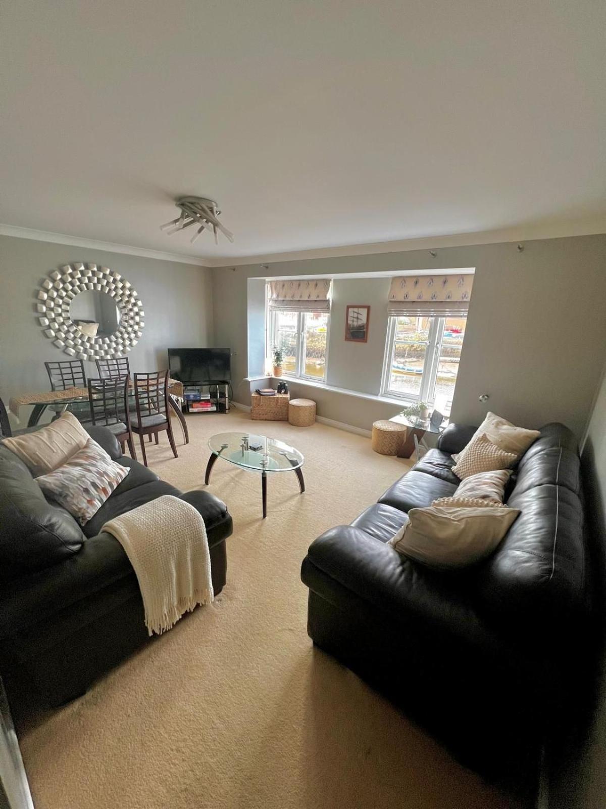 Majestic, Modern & Spacious Harbour-View Apartment With Parking Whitby Zewnętrze zdjęcie