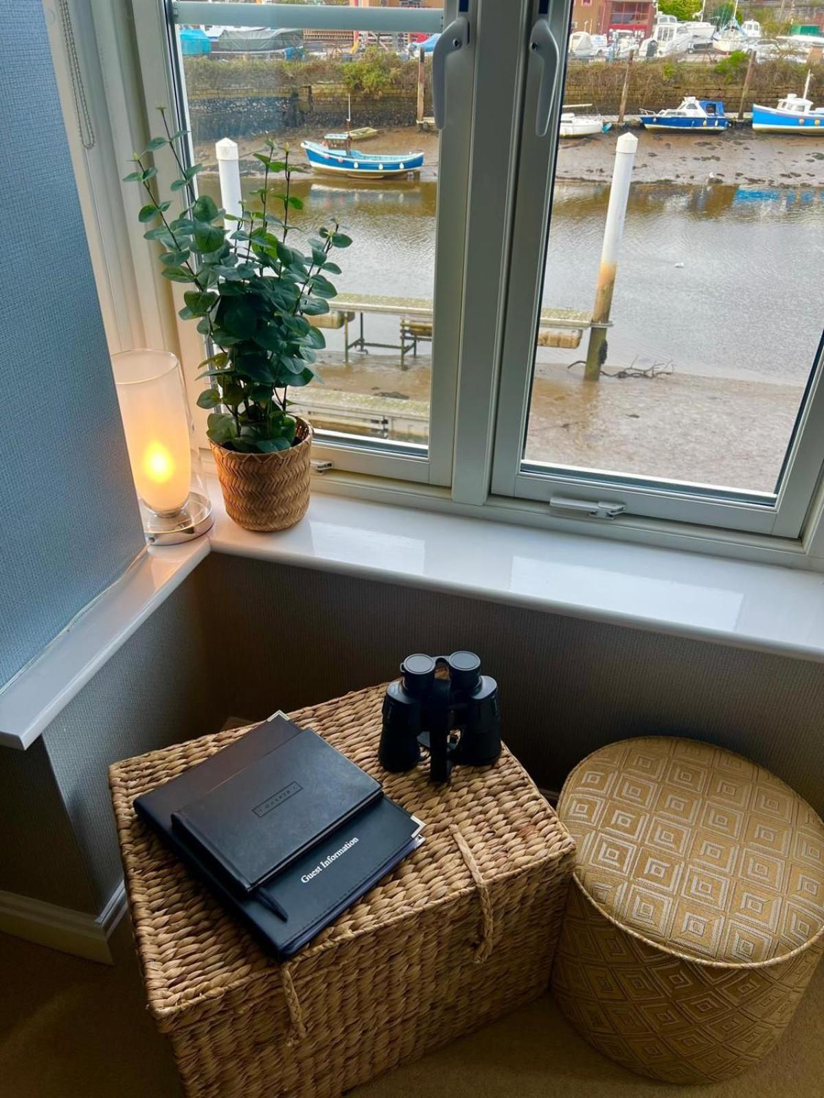 Majestic, Modern & Spacious Harbour-View Apartment With Parking Whitby Zewnętrze zdjęcie